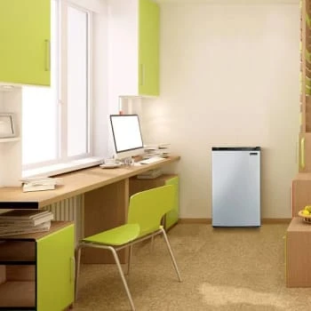 Magic Chef 4.4 Cu. Ft. Compact Refrigerator 7 Magic Chef 4.4 Cu. Ft. Compact Refrigerator - Image 5