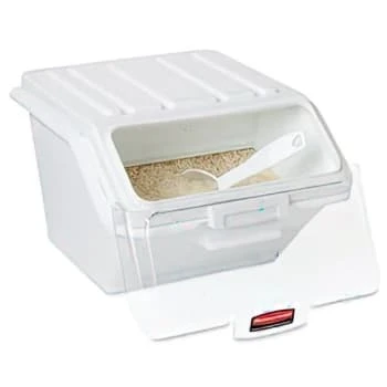 Rubbermaid 2.6 Gallon Plastic Shelf Ingredient Bin W/ 1/2-Cup Scoop 7 Rubbermaid 2.6 Gallon Plastic Shelf Ingredient Bin W/ 1/2-Cup Scoop - Image 5